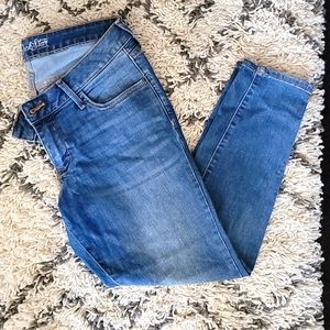 Old Navy Rockstar Skinny Jean 12